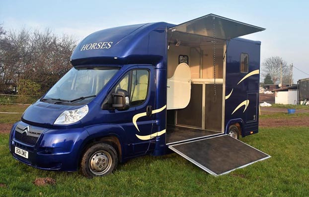 Coachbuilt 3.5t Horsebox For Sale